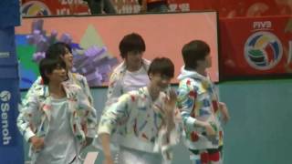 #RoadToRio - I Sexy Zone in azione in un campo di volley