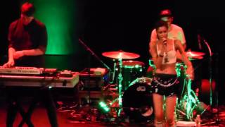 &quot;This Is How We Do It&quot; (Montell Jordan Cover) live by Alunageorge on 9/6/13 in New York
