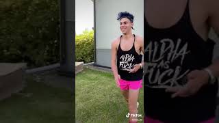 【TikTok】突然キスしようとしたら、、