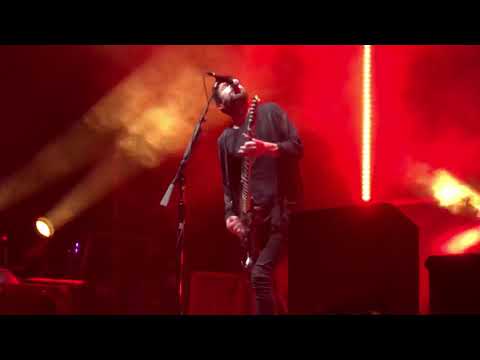 Chevelle-Face to the Floor (Live in front row)