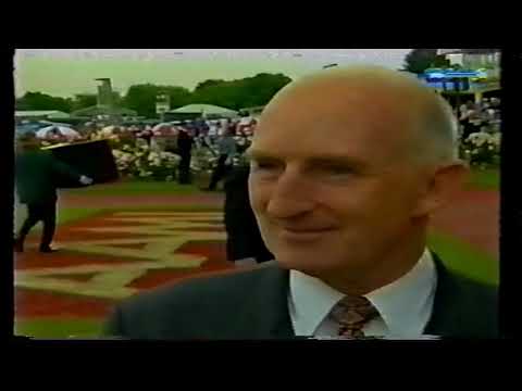 2000/2001 Season (3/6) VRC Oaks - CF Orr Stakes