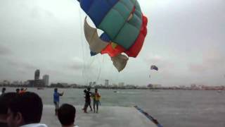 preview picture of video 'one dip in sea water.Parasailing  in pattaya'