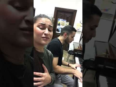 Here Cleo - Beau plângând de-o săptămâna