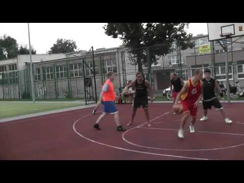 27.08.2011, Puławy VI turniej streetball -  VI mecz - grupa Open