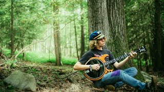 Video thumbnail for Deering Crossfire Electric Banjo (Acoustic Clawhammer) by Damien 大米 《米米冒险》