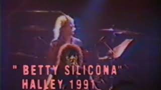 16. Riff - Betty Siliconas   (La historia de Riff vol 2)