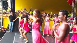 Ivete Sangalo Canta &quot;Berimbau Metalizado&quot; durante show em Olinda