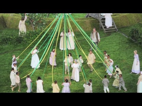 Queen Elizabeth opens London Games