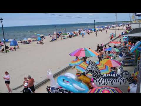 Discover CANADA - WASAGA BEACH is the World's Longest Freshwater Beach Summer