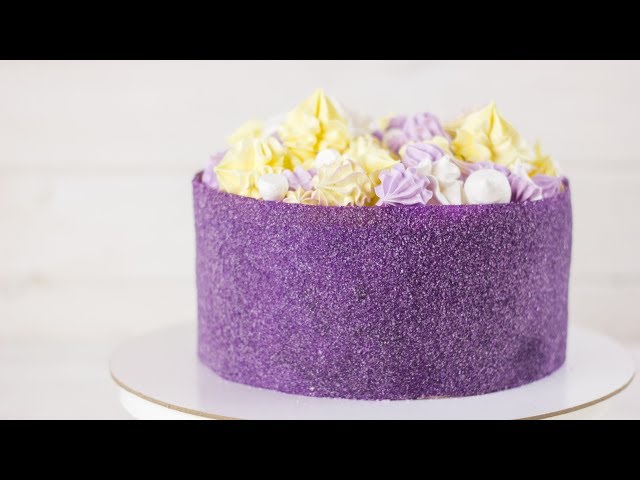 Сахарный торт видео. Сахарный торт видео. Украшение торта сахарным листом. Торт с блестками. Торт с сахарным листом декор.