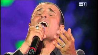 &#39;O surdato &#39;nnamurato - Sal Da Vinci @ Napoli Prima e Dopo del 22 luglio 2011