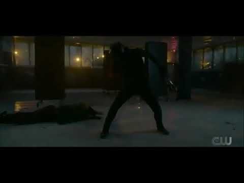 Stargirl 2x06 Mike arrives to the fight Underprepared