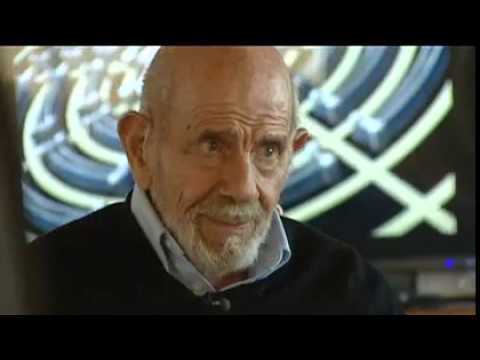 Jacque Fresco - New Zealand FULL TV Interview (25:04)，2010年4月。 (Jacque Fresco - New Zealand FULL TV Interview (25:04), April 2010)