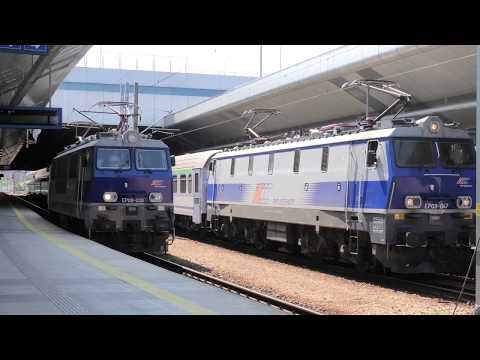 EP09-047 Kraków Główny z pociągiem InterCity "Chełmoński"  Przy peronie 5 stoi EP09-039