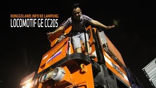Download lagu Naik Locomotif GE CC 205 Penarik 60 Gerbong Batubara Babaranjang mp3