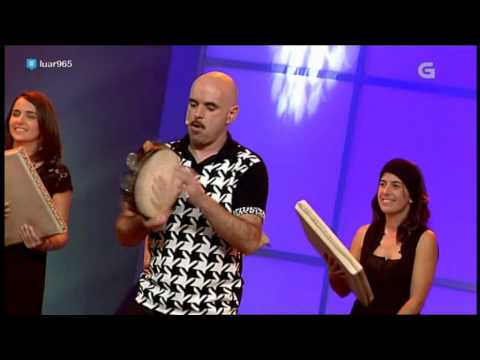 "Xabier Diaz e Adufeiras de Salitre"  no LUAR, "Xota de Lira"