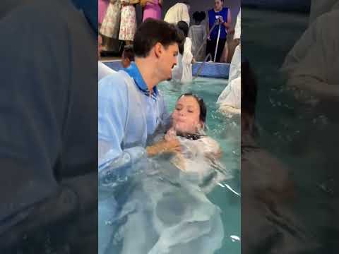 Batismo nas Águas - Paz e Vida Ministério Zona Sul