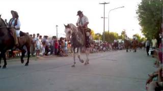 preview picture of video 'Desfile Gaucho III - Fiesta Nacional Carnaval de la Amistad - Maipu - Buenos Aires - Argentina'