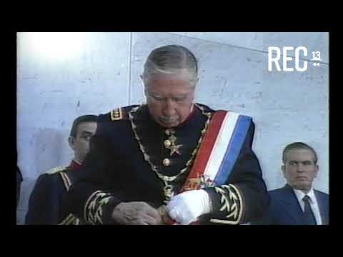 Un día 11 de marzo Pinochet le entregó el poder a Aylwin (1990)