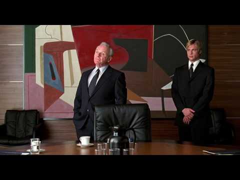 The board of directors decided to dismiss the chairman forcibly