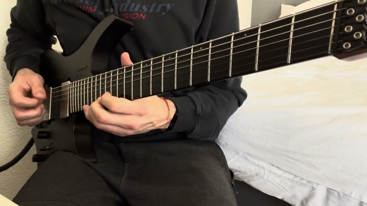 Roberto Barlocci playing the Knights of Cydonia riff on electric guitar