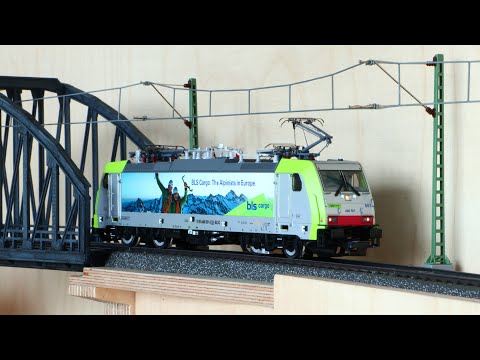 Christian's Model Railway presents Roco 7520101 - BLS Re 486 501 in Alpinist design