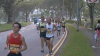 preview picture of video 'Mizuno Wave Run 2009 - Yio Chu Kang Road by market2garden'