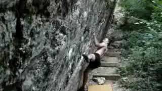 preview picture of video 'Bouldering Sideways between Marsan and San Michele'