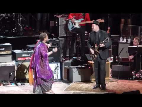 Love Rocks ft.Lisa Fischer - Gimme Shelter 3-9-17 Beacon Theatre, NYC