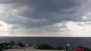 preview picture of video 'Tornado in sea, birds and boats... Syria عاصفة بحرية وقوارب من سورية'