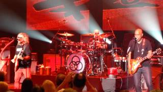 Sammy Hagar and the Circle 4-29-15 " Theres Only One Way To Rock "