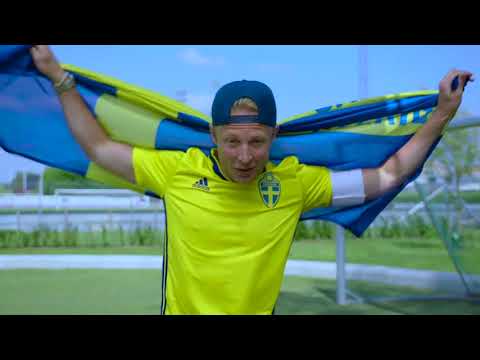Blågult-spelarnas reaktioner - när de får höra barnens VM-låt - TV4 Sport
