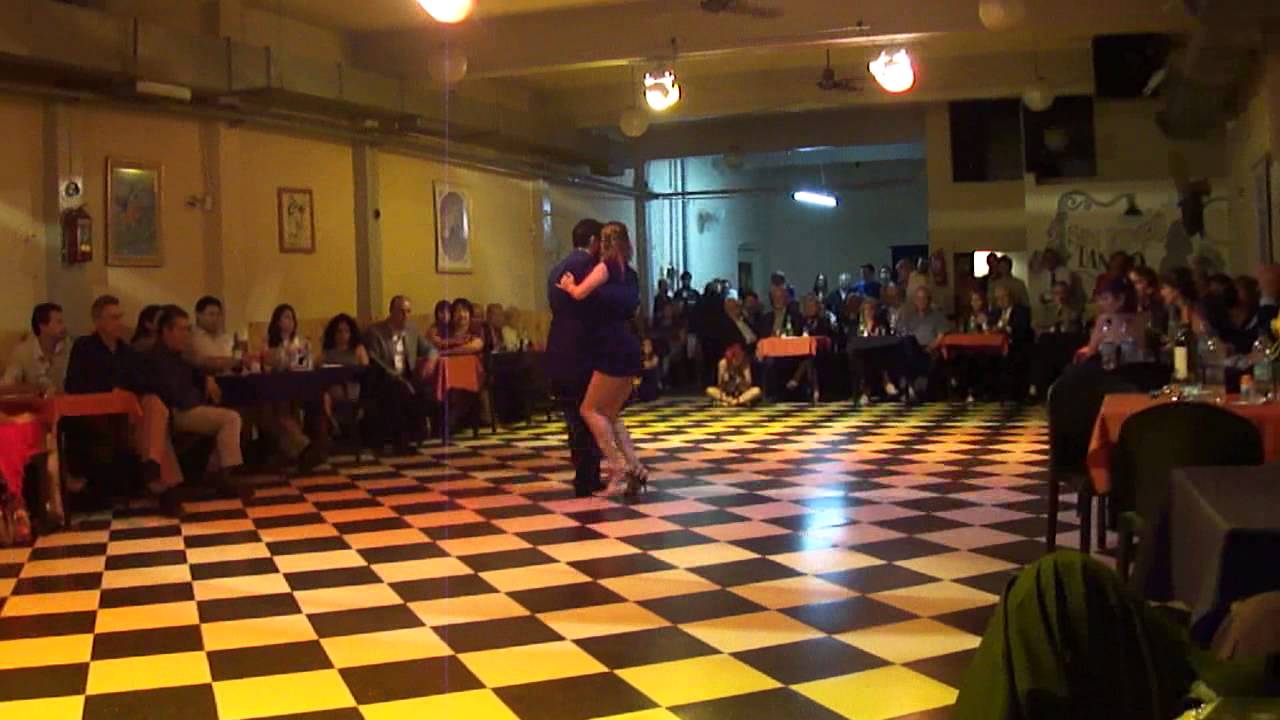 Sin Rumbo, bailan Ernesto Candal y Mariana Norando 3/3