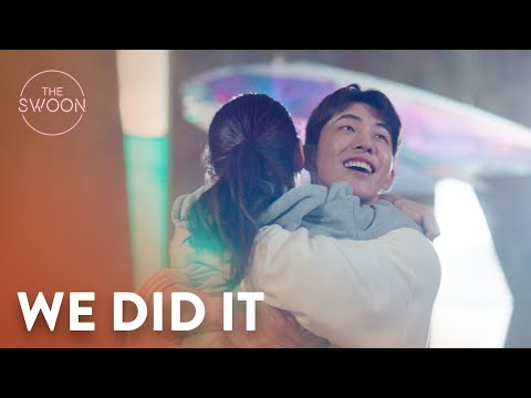 Suzy leaps into Nam Joo-hyuk’s arms in celebration | Start-Up Ep 5 [ENG SUB]