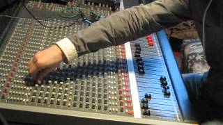 Digistep (Dubkasm) mixing dubplate cuts of Gorgon Sound's - Find Jah Way