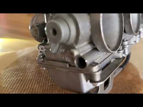 Pulled carbs off bike to check the leak.