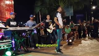 Download lagu Syafiq Farhain, Pudin Diego Busking di Bazar Karat JB - Hakikat Sebuah Cinta (Iklim) mp3