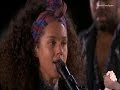 Alicia Keys - No One - Live on Times Square New York mit deutschen und englischen  Songtext