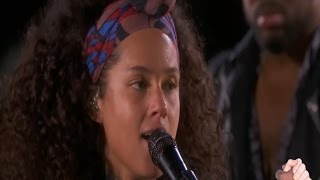 Alicia Keys - No One - Live on Times Square New York mit deutschen und englischen  Songtext