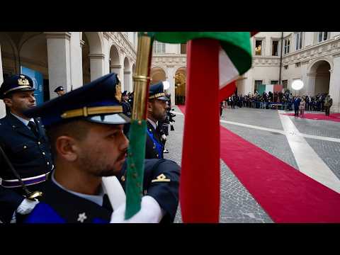 Banda dell'Aeronautica Militare esegue inni nazionali di Germania e Italia