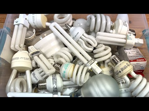 Random CFL Compact Fluorescent Light Bulbs Turning On! (Box o Bulbs)