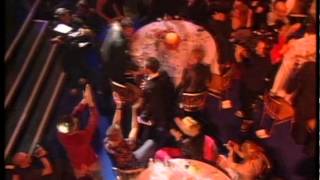 Robbie Williams wins British Male presented by Jools Holland & Ian Drury | BRIT Awards 1999