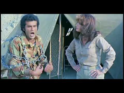 La soldatessa alla visita militare