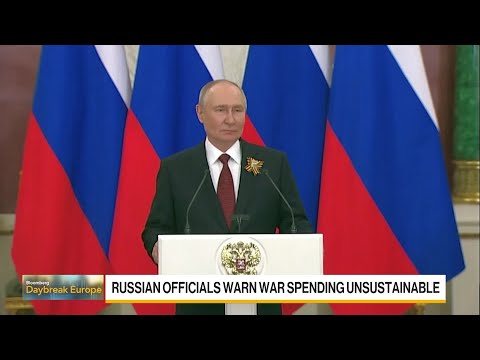 Officials Warn Putin That War Spending Risks Budget Crisis