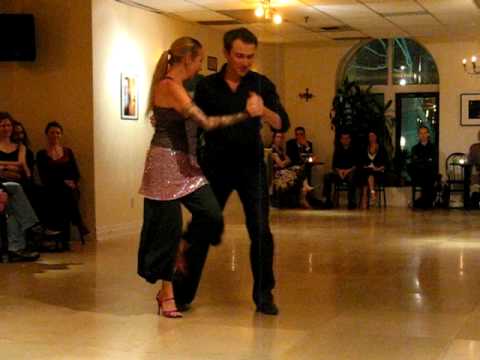  Brigitta Winkler  and  Tomas Howlin  are  dancing  to  the  tango  "  Yo No Se Porque Razon  "