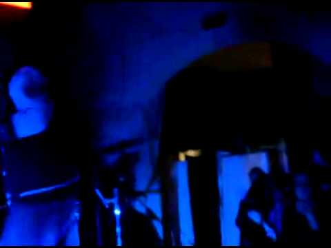 Fayro apre il concerto di entics a LECCE