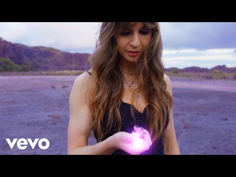 Andrea Krakovská - Elusion (Official Music Video)