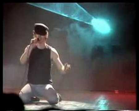 Oliver Mandić - Pomagajte drugovi