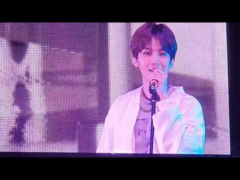 200226 BAEKHYUN - Betcha UN Village SuperM 슈퍼엠 We Are The Future Tour in Paris