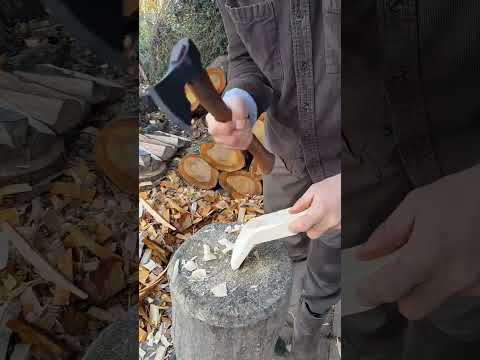 Ramen Spoons 🍜 Carving this beautiful cherry 🍒🤤 provides treasure to be found beneath the sapwood